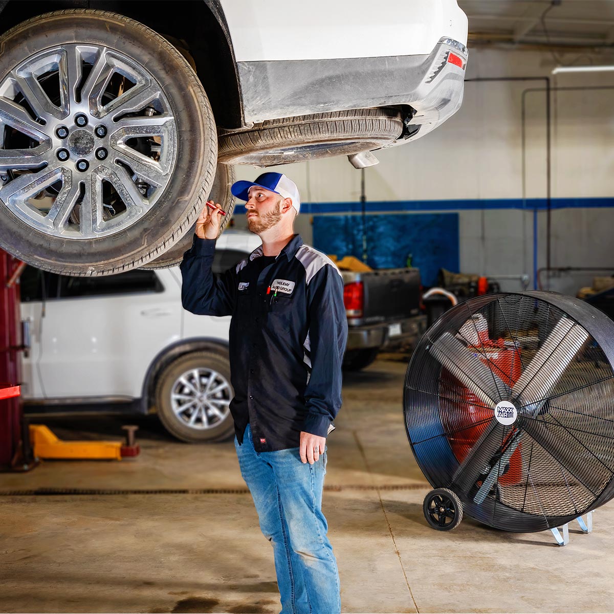 Guaranteed Dent-Free Heavy-Duty 42 In. 2-Speed Belt Drive Drum Fan, Pro-FLEX Series